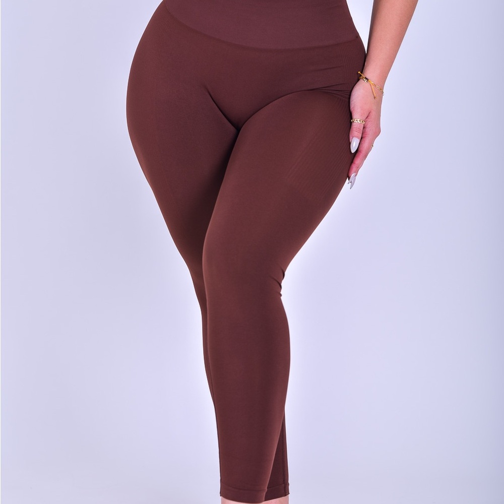 CLS Sport Wear High-Rise Sculpting Leggings - Brown - Picture 2 of 3